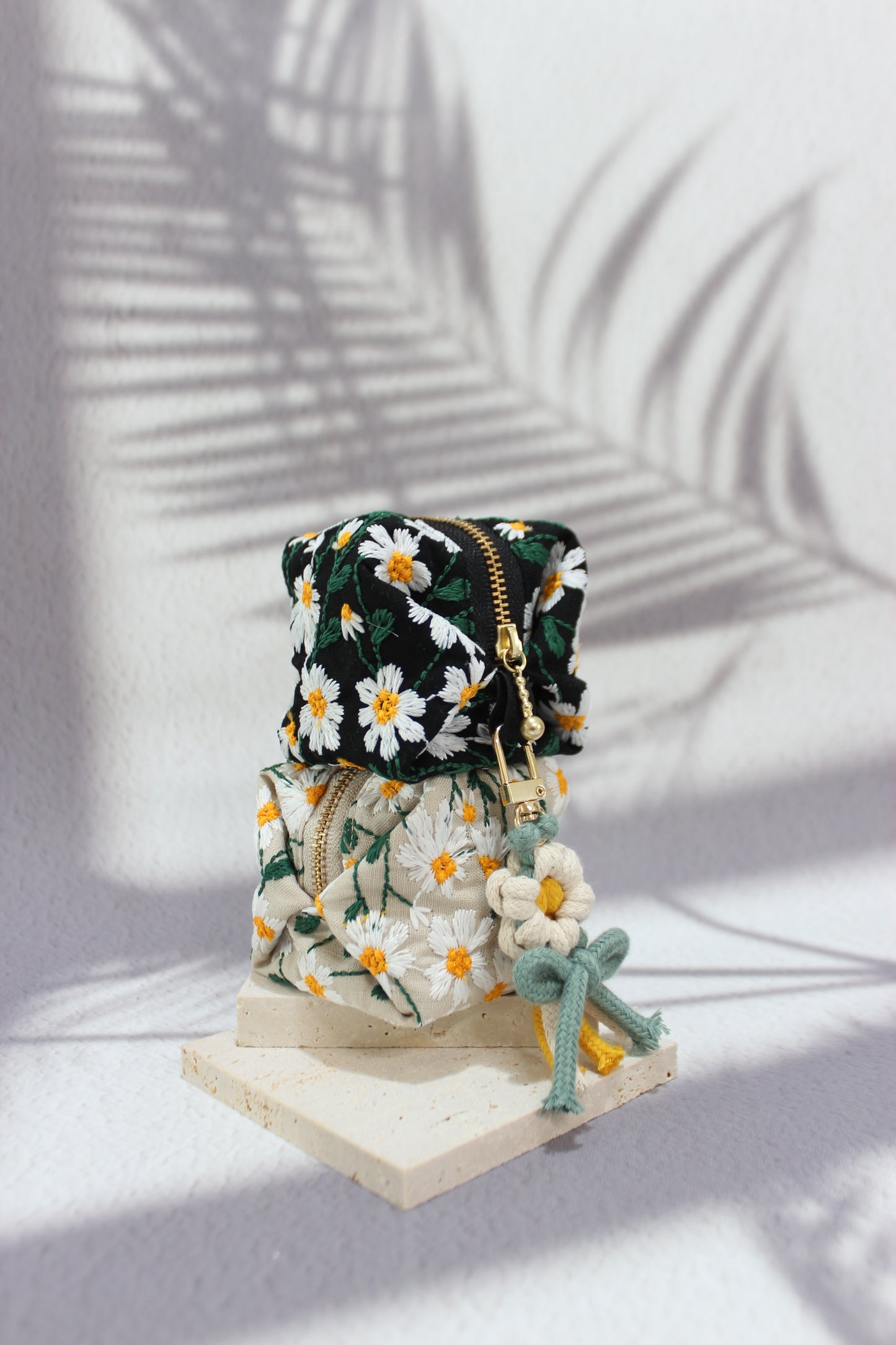 Daisy Pouches