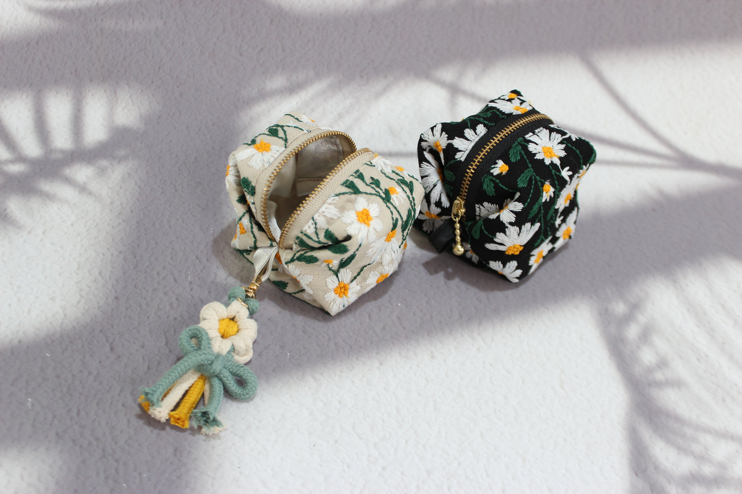 Daisy Pouches