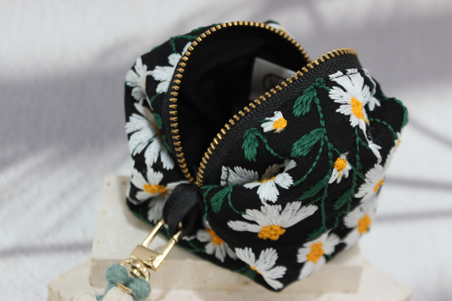 Daisy Pouches