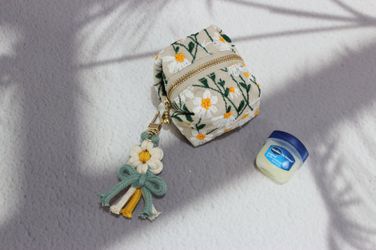 Daisy Pouches