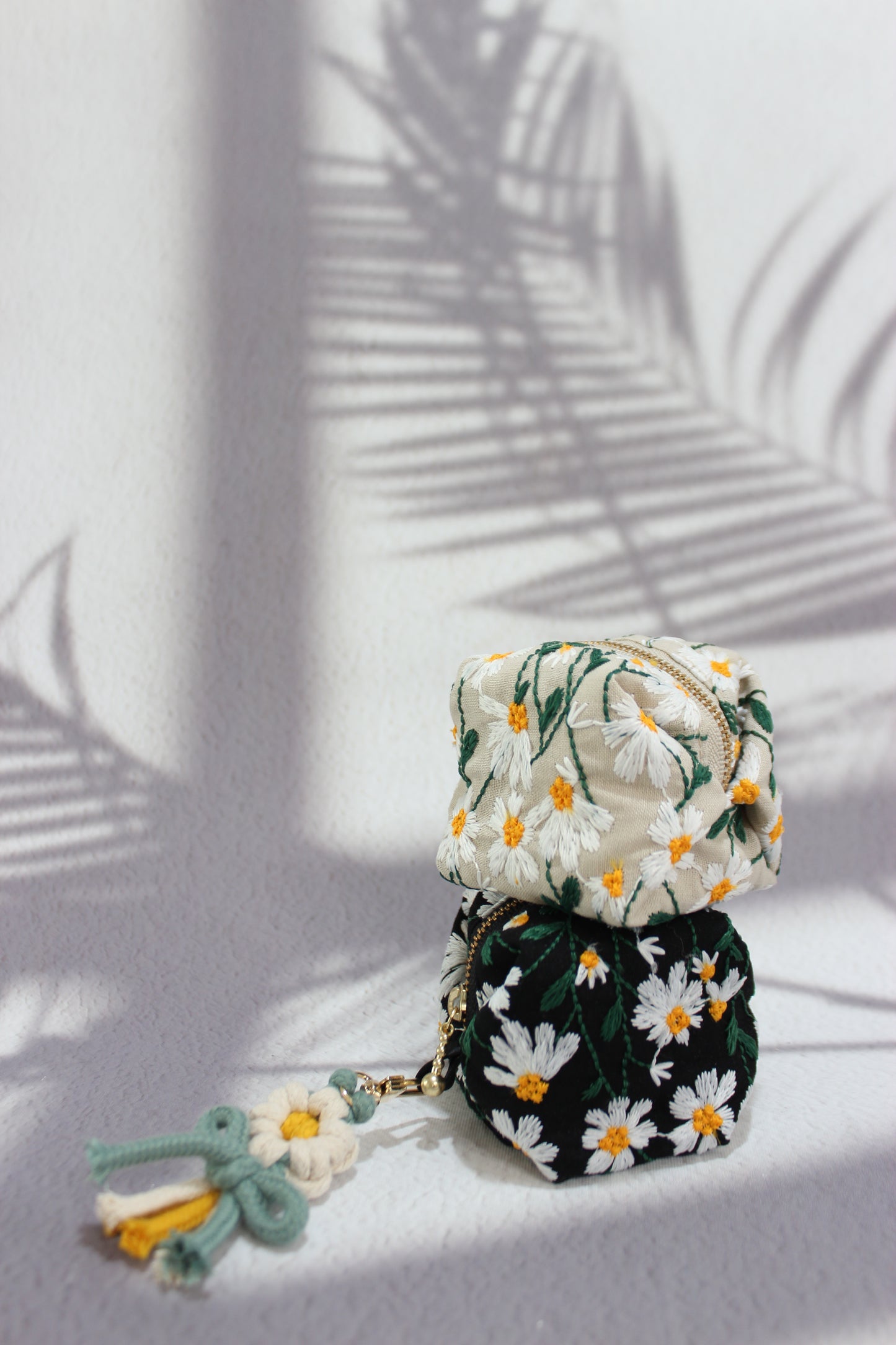 Daisy Pouches