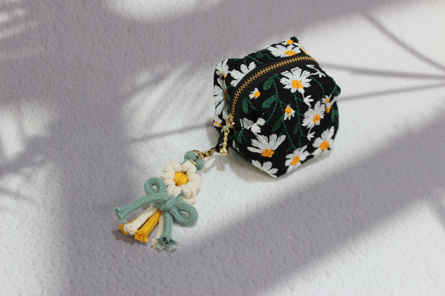 Daisy Pouches