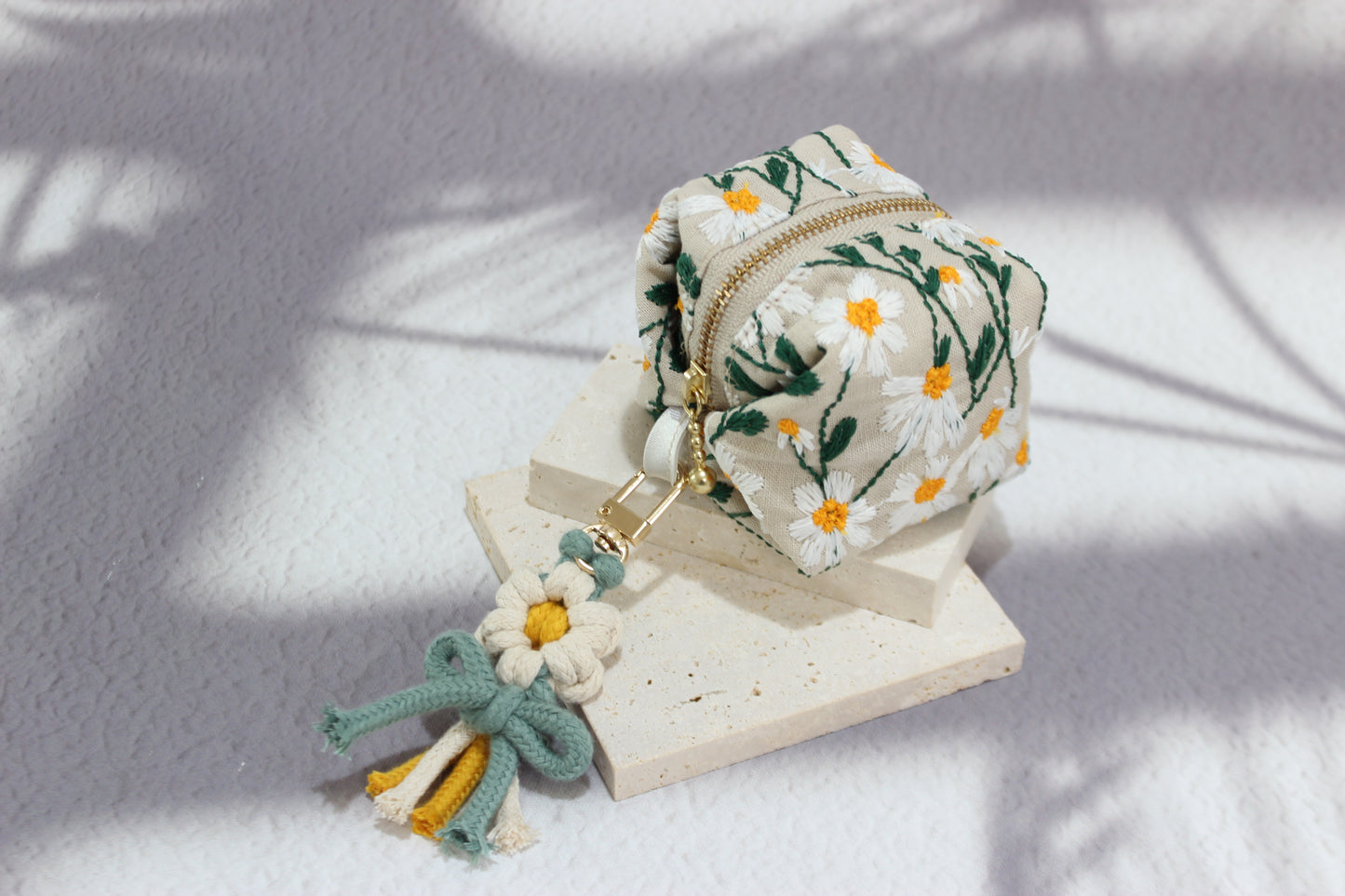 Daisy Pouches
