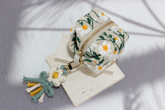 Daisy Pouches