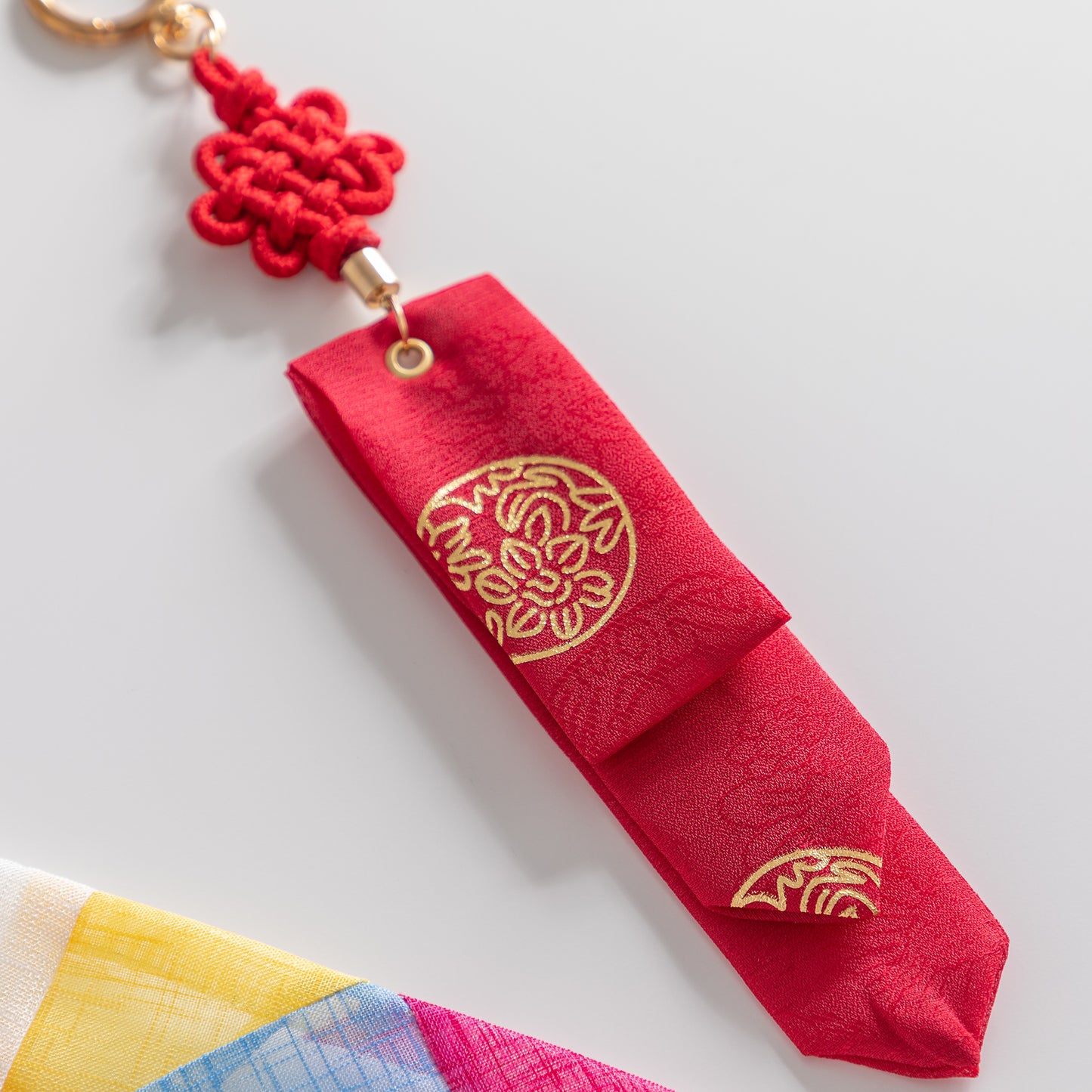 Chrysanthemum-Inspired Daenggi Key Ring